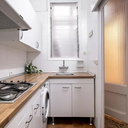 Centric Gaudi Apartament Barcelona