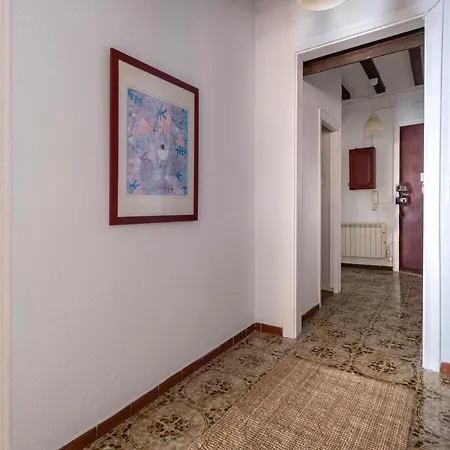 Centric Gaudi Apartament Barcelona